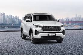 luxury car Innova Zenix